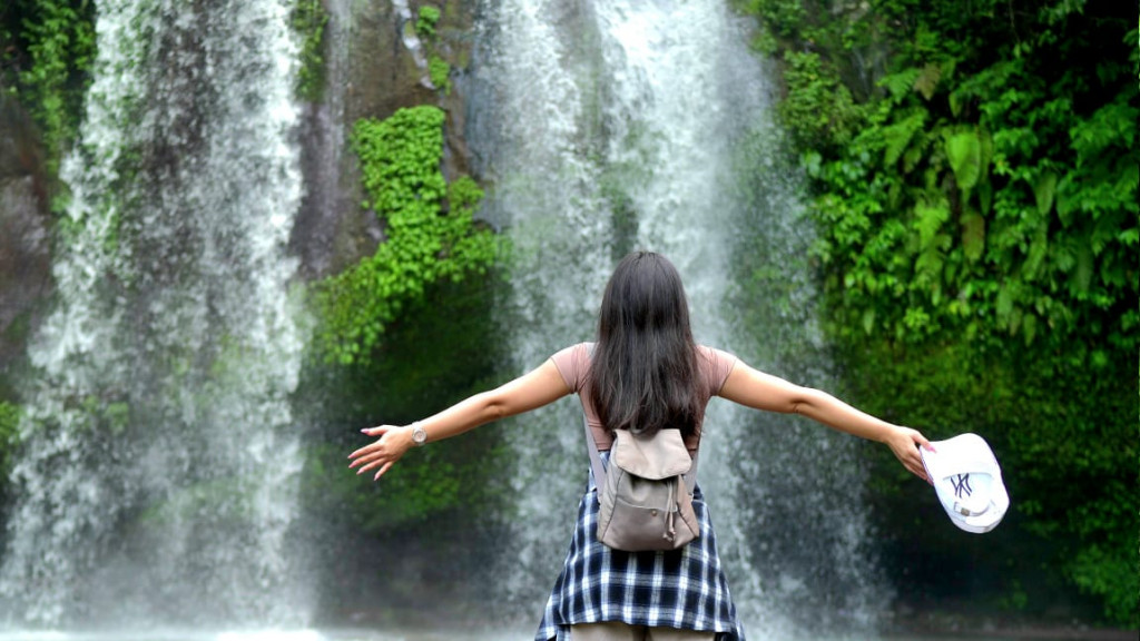 Keindahan Air Terjun Tukad Bangkung yang Jarang Terjamah